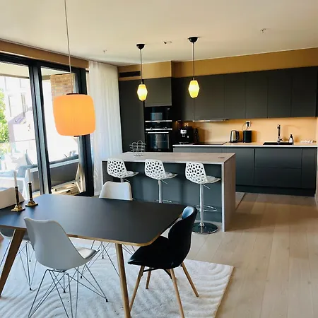 Modern With Kitchen & Balkony 아파트 *