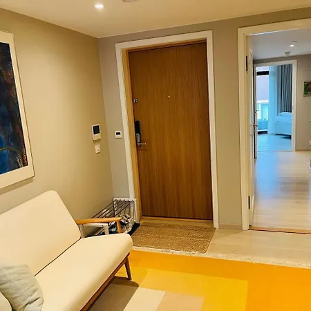 Modern With Kitchen & Balkony 아파트 *